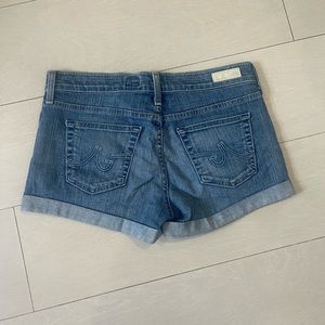 AG Pixie roll up shorts sz 27 euc